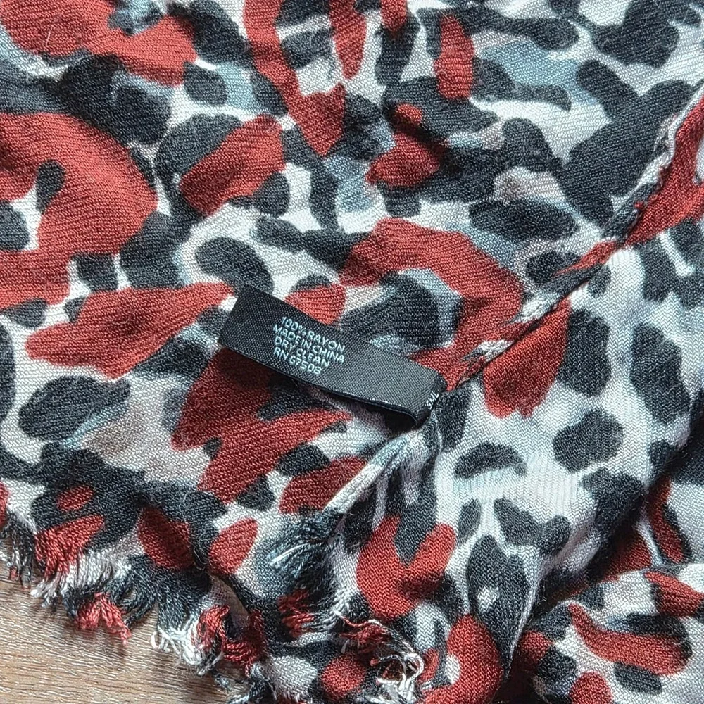 Cynthia Rowley Leopard Scarf & Roxy Sequin Shawl Bundle Womens Brown Red 2pc